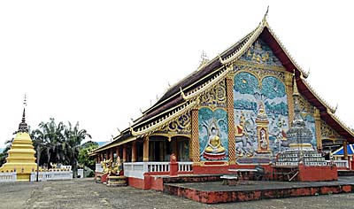 Wat Jom Kao Manilat in Houayxay by Asienreisender